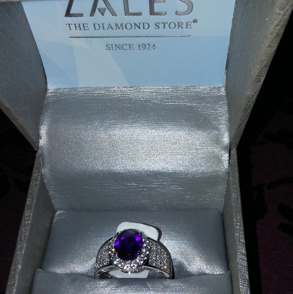 NEW! ZALES 2ctw AMETHYST and WHITE SAPPHIRE RING